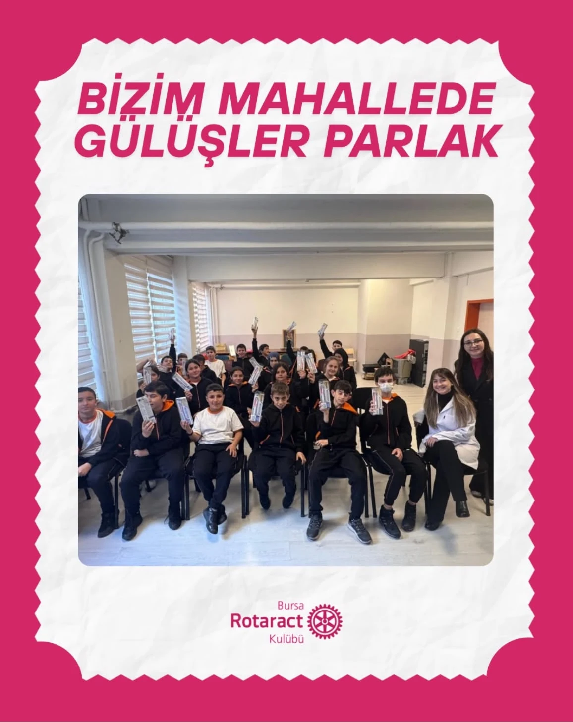 Bizim Mahallede Gülüşler Parlak